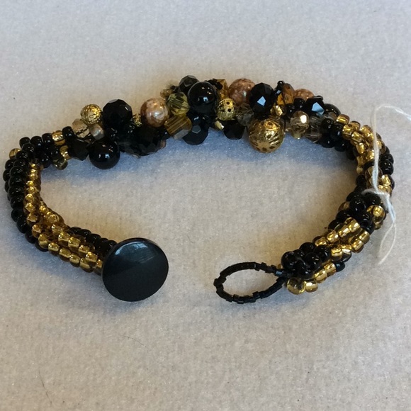 FINAL SALE PRICE CL Designs Blk/Gld Twist Embellished Bracelet - Picture 4 of 4